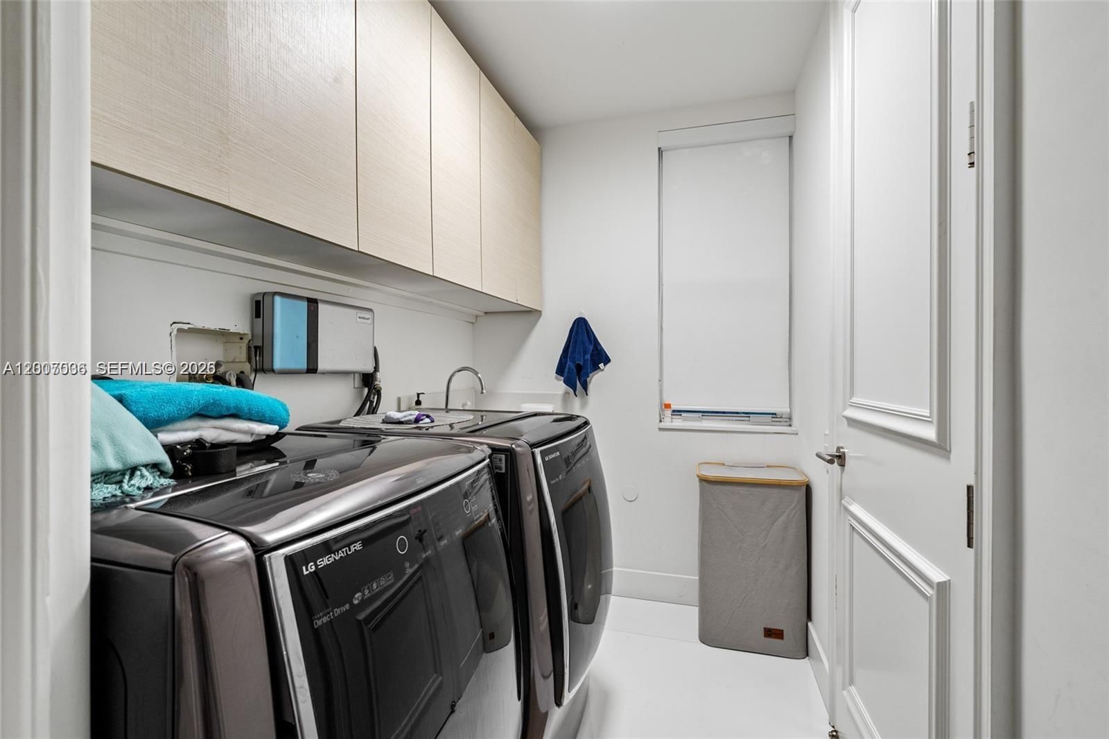 Real estate property located at 1260 Harbor Ct, Broward, Three Islands 3rd Section, Hollywood, FL