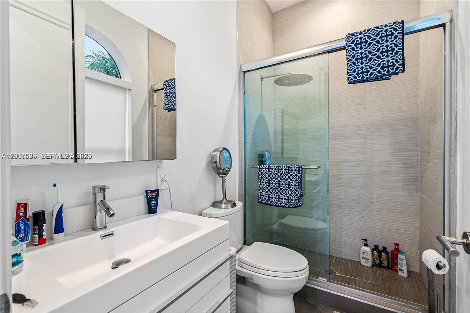 Real estate property located at 1260 Harbor Ct, Broward, Three Islands 3rd Section, Hollywood, FL