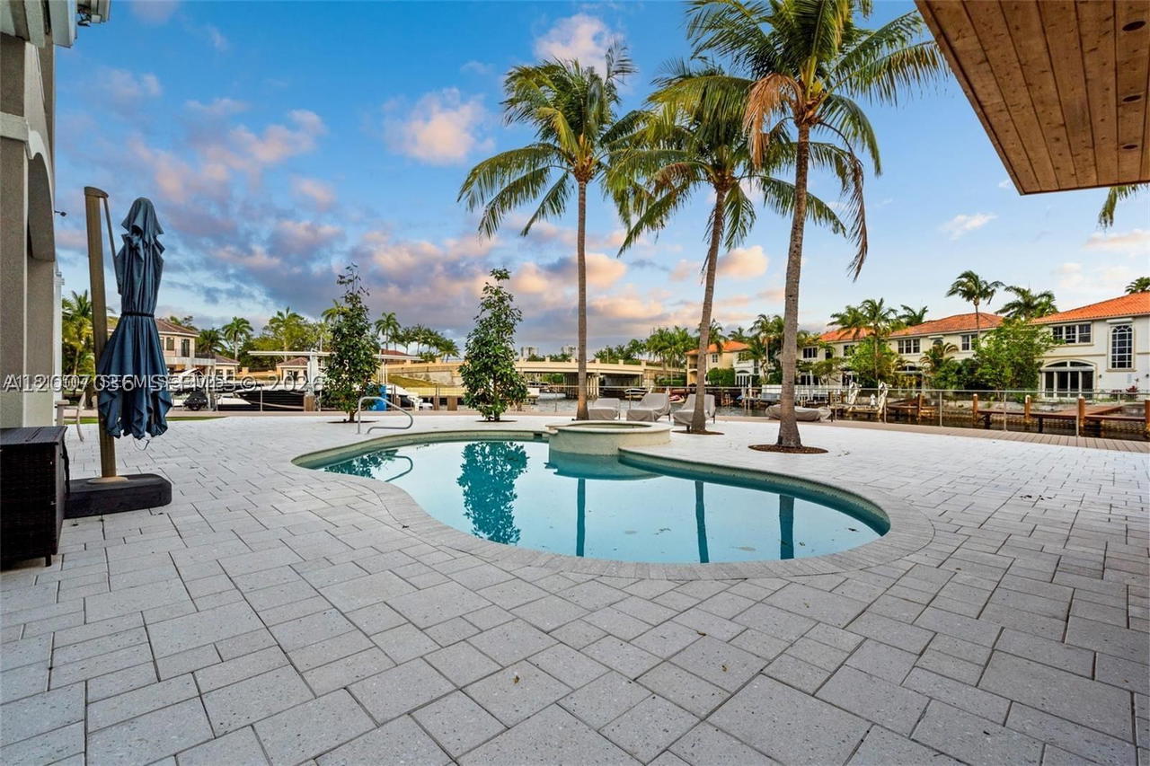 Real estate property located at 1260 Harbor Ct, Broward, Three Islands 3rd Section, Hollywood, FL