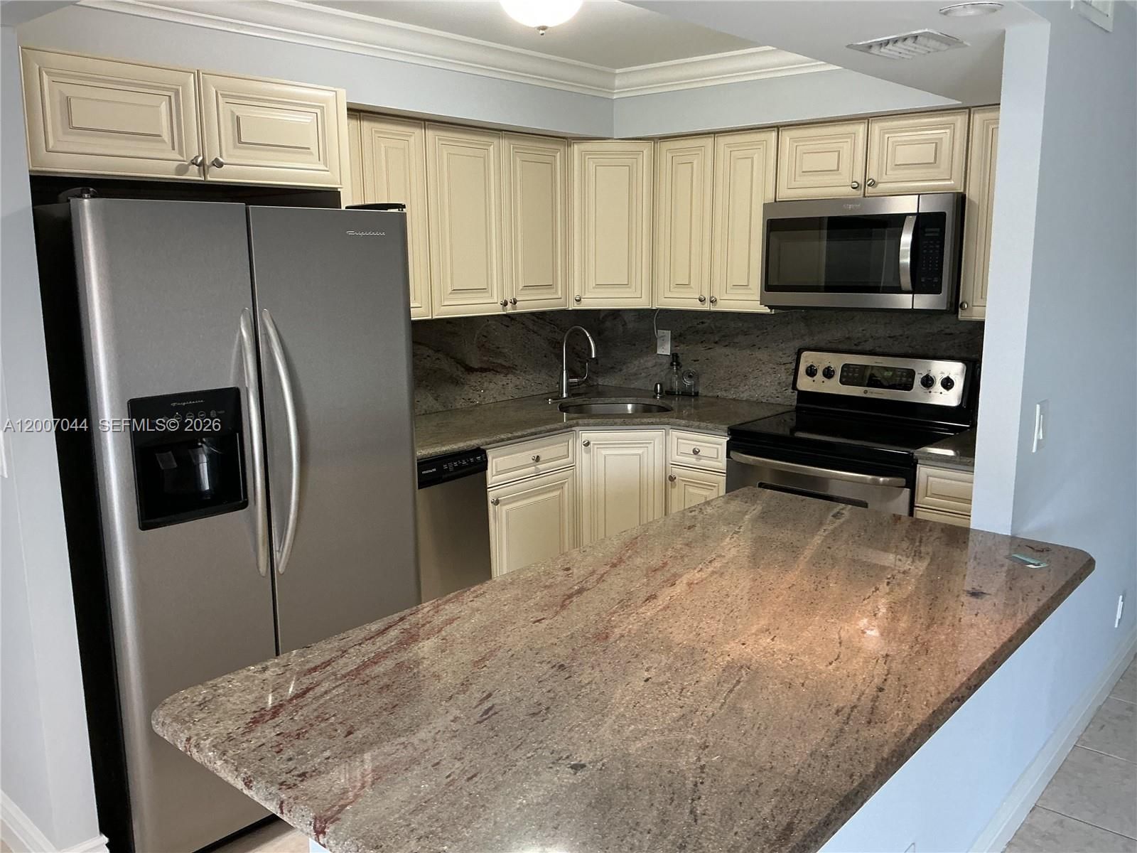 Real estate property located at 1321 Partridge Close #60, Broward, Blue Lake Townhouses Cond, Pompano Beach, FL