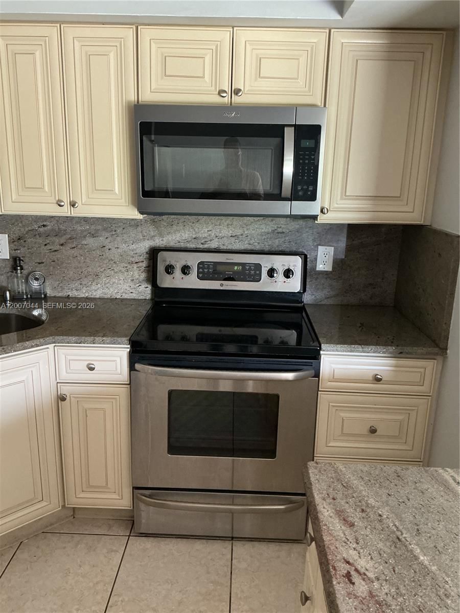 Real estate property located at 1321 Partridge Close #60, Broward, Blue Lake Townhouses Cond, Pompano Beach, FL