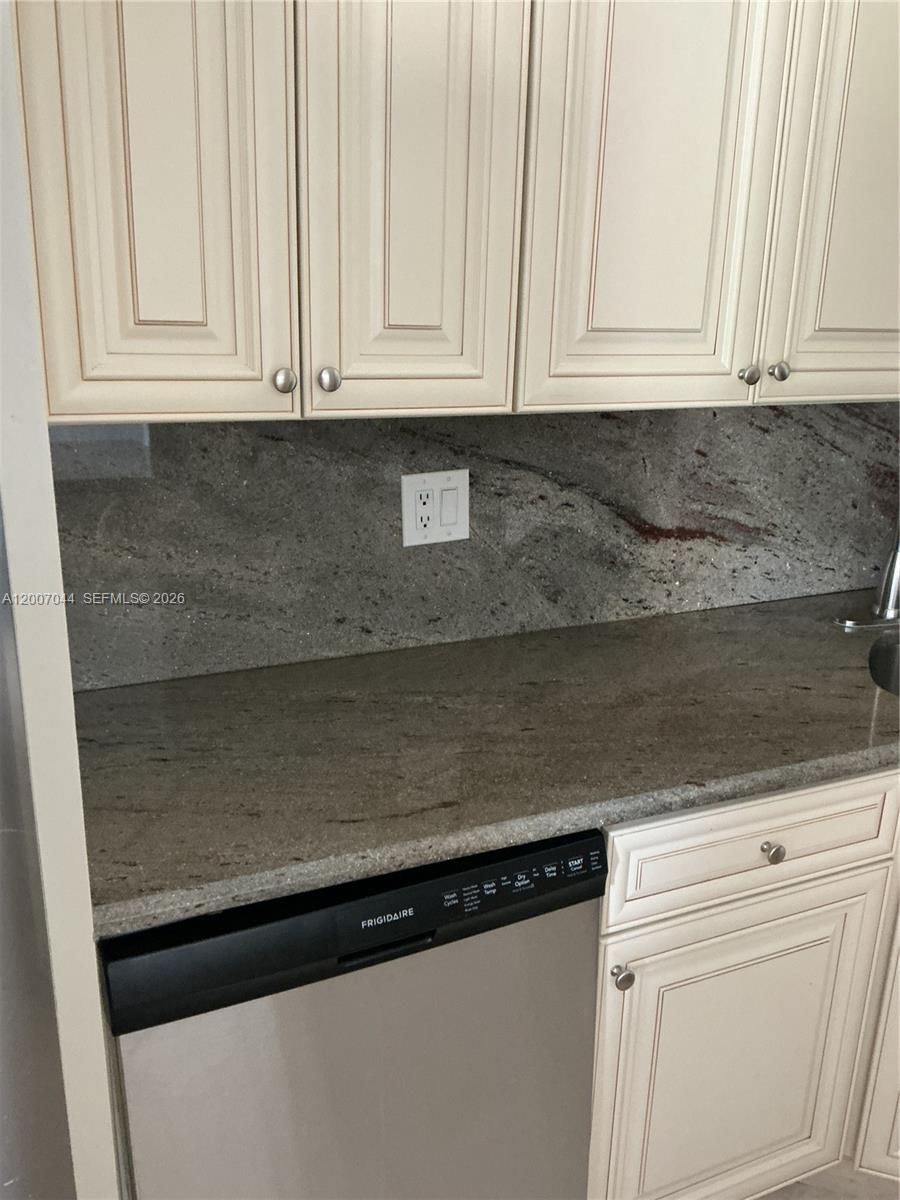 Real estate property located at 1321 Partridge Close #60, Broward, Blue Lake Townhouses Cond, Pompano Beach, FL