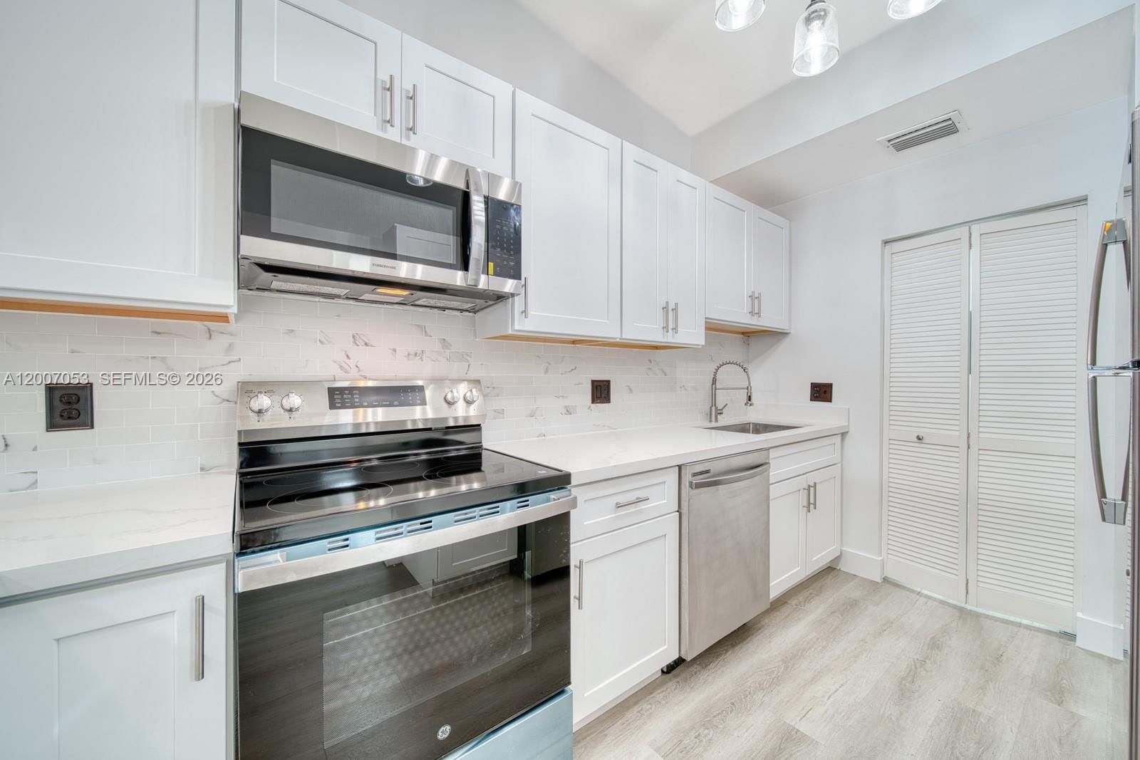 Real estate property located at 1720 92nd Ave, Broward, Everglades Sugar & Land, Pembroke Pines, FL