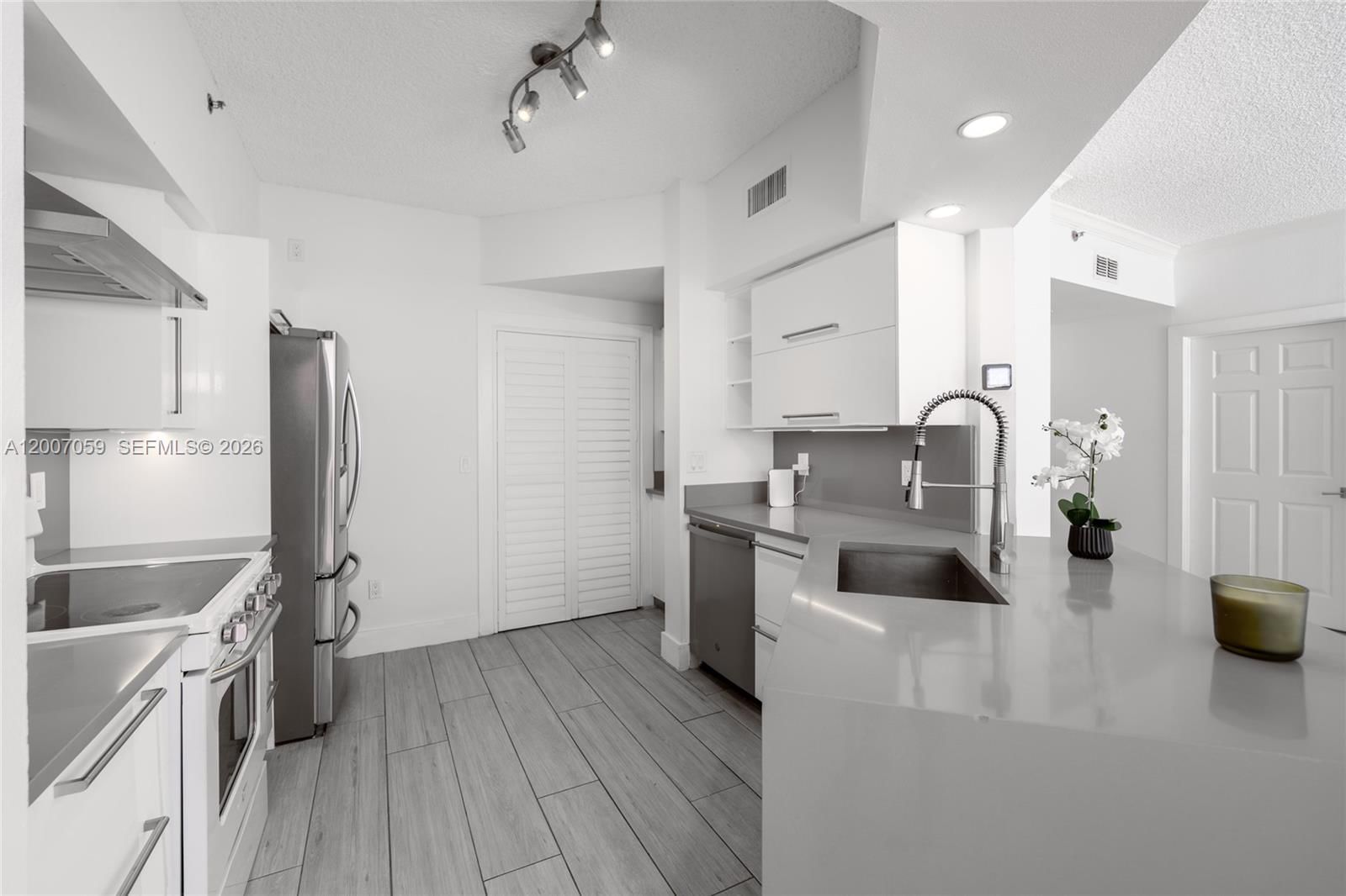 Real estate property located at 3245 184th St #13109, Miami-dade, Village By The Bay Condo, Aventura, FL