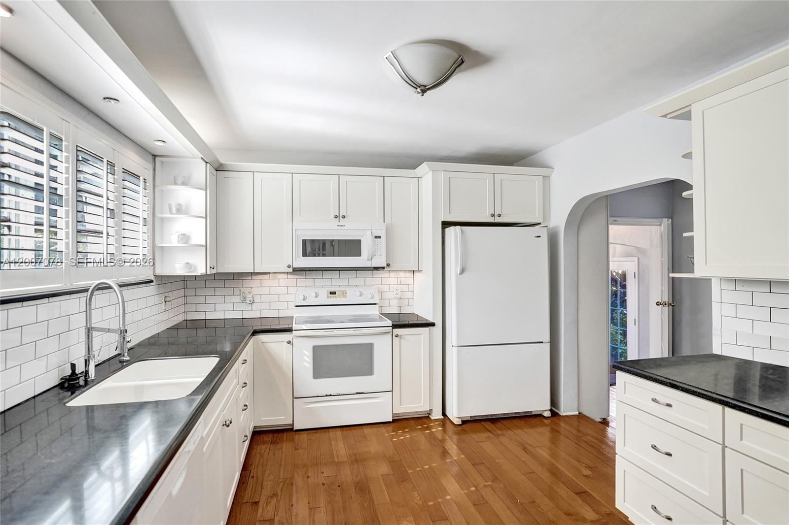 Real estate property located at 940 Hollywood Blvd, Broward, Hollywood Lakes Section, Hollywood, FL