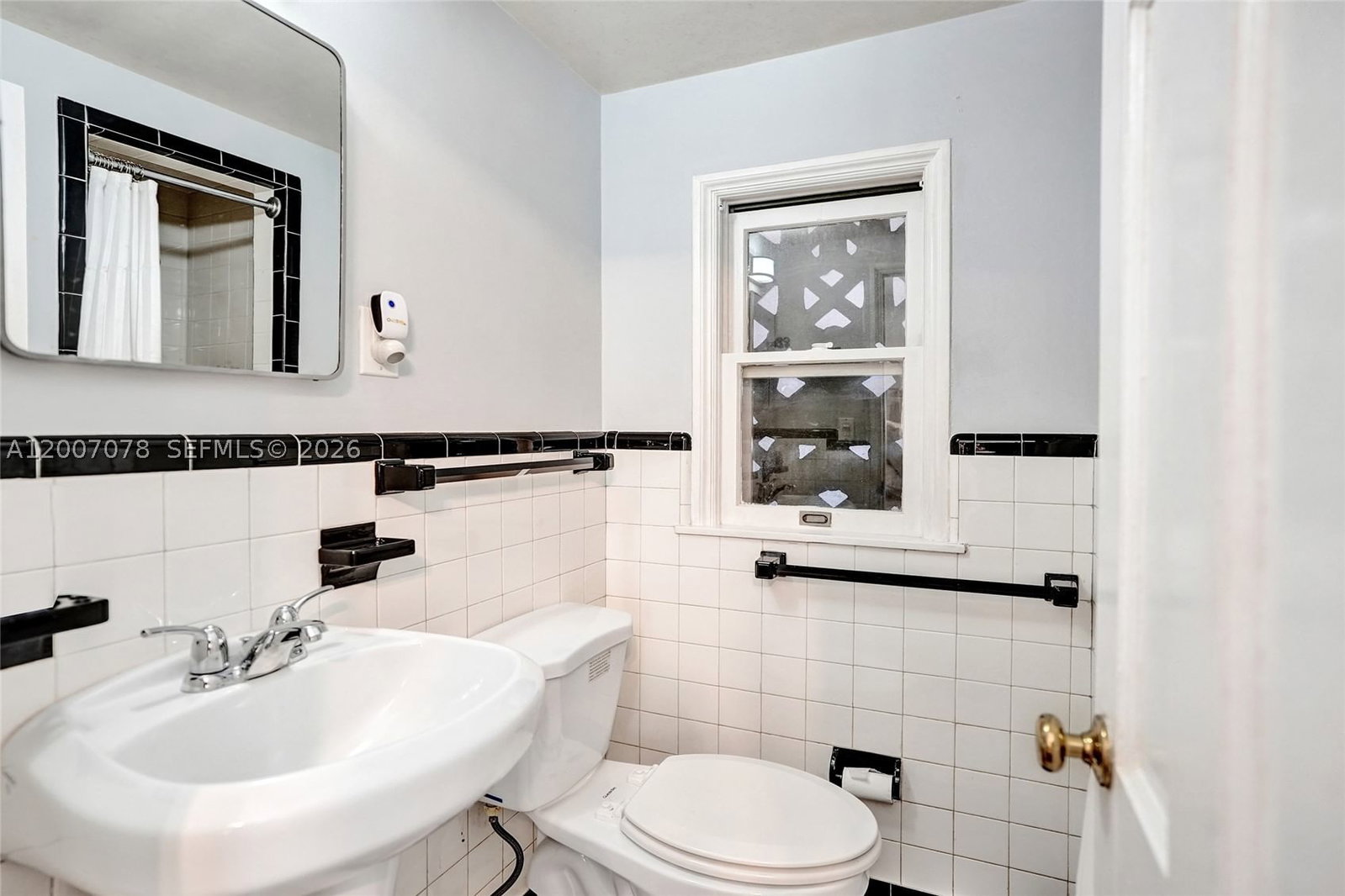 Real estate property located at 940 Hollywood Blvd, Broward, Hollywood Lakes Section, Hollywood, FL
