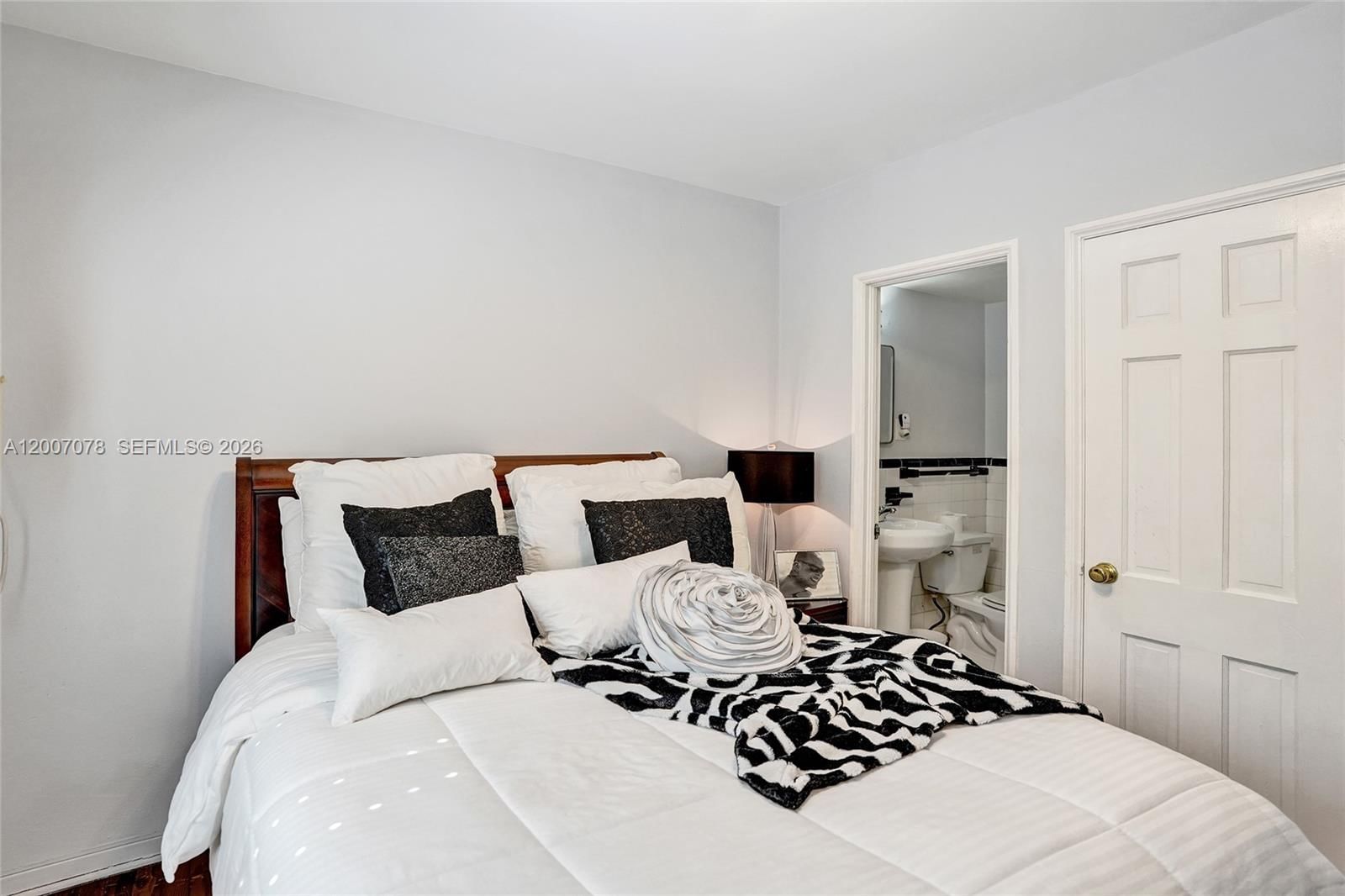 Real estate property located at 940 Hollywood Blvd, Broward, Hollywood Lakes Section, Hollywood, FL