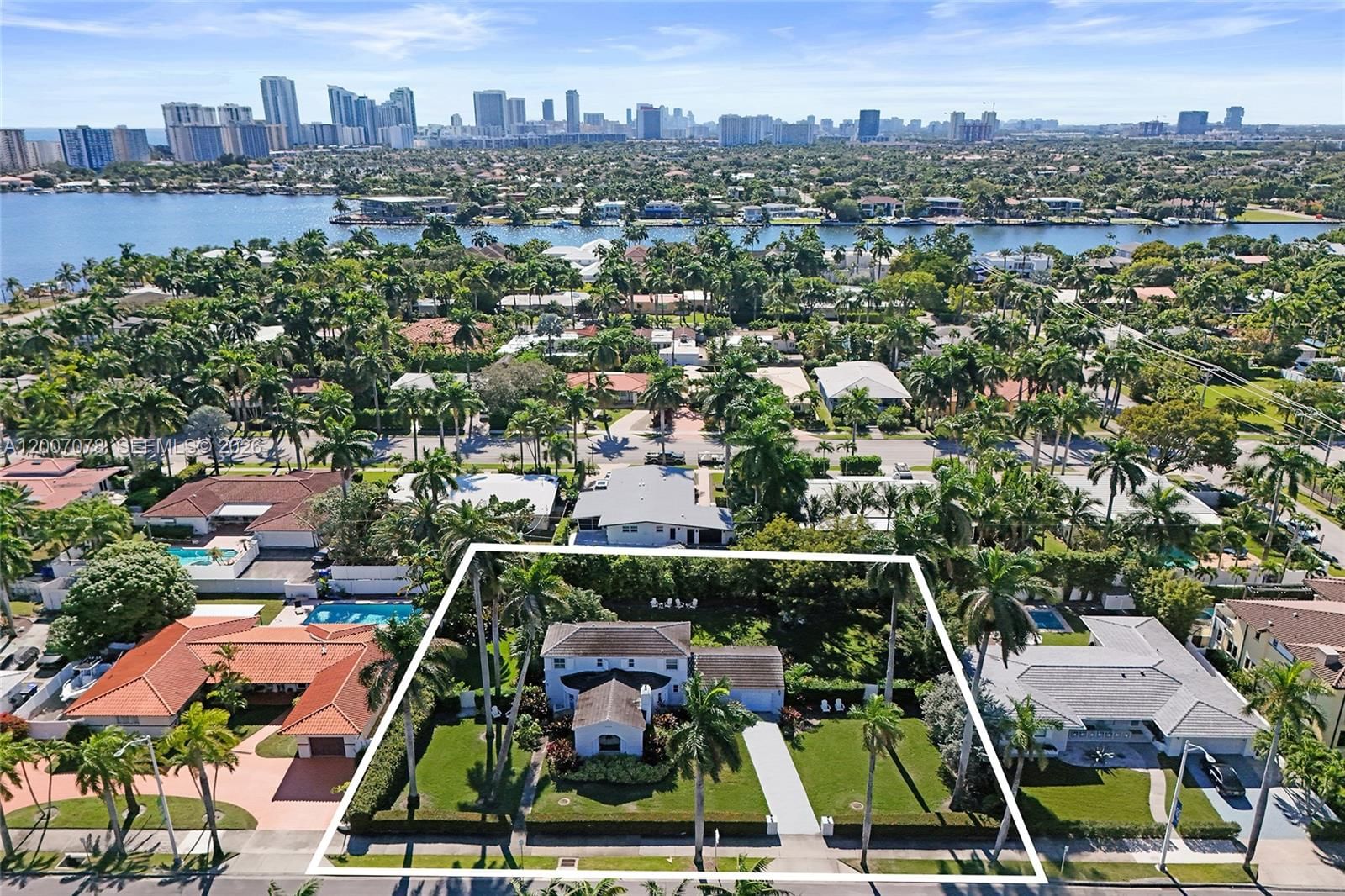 Real estate property located at 940 Hollywood Blvd, Broward, Hollywood Lakes Section, Hollywood, FL