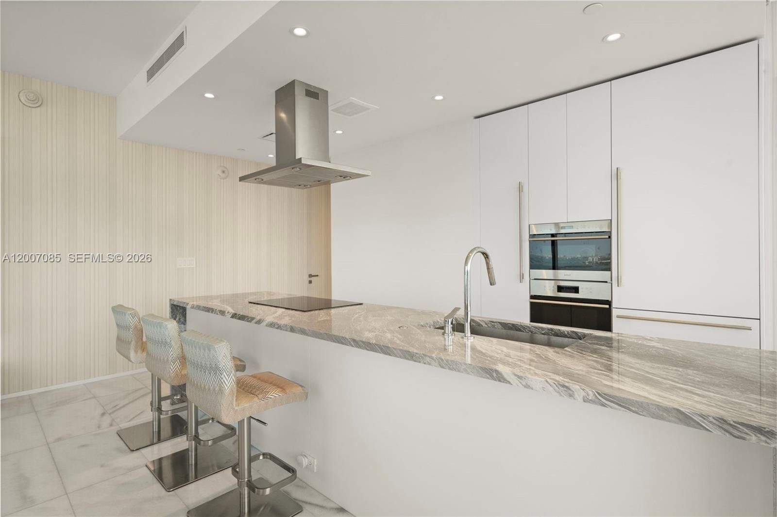 Real estate property located at 700 26th Ter #4206, Miami-dade, Escottonia Park, Miami, FL