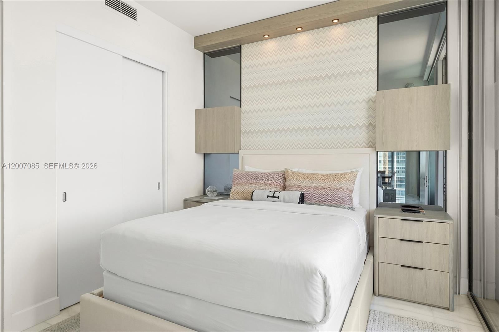 Real estate property located at 700 26th Ter #4206, Miami-dade, Escottonia Park, Miami, FL