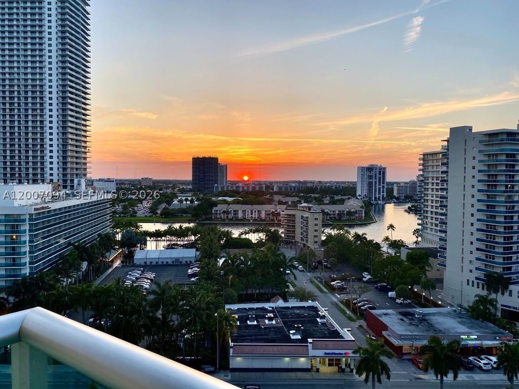 Real estate property located at 3901 Ocean Dr #14P, Broward, Tides On Hollywood Beach, Hollywood, FL