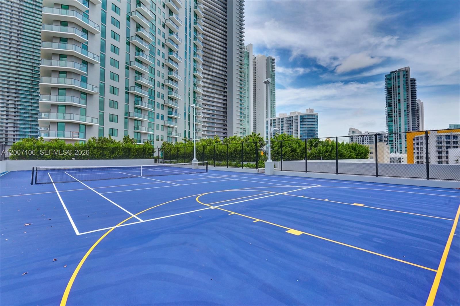 Real estate property located at 501 31st St #910, Miami-dade, Paraiso Bayviews Condo, Miami, FL