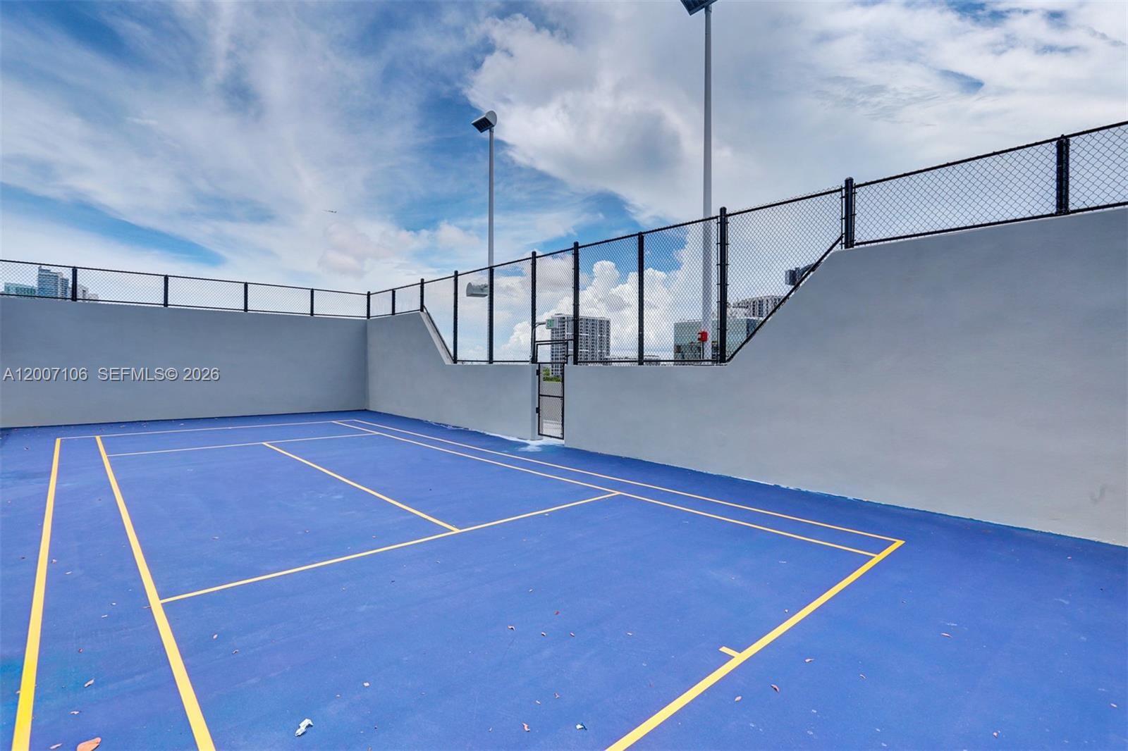 Real estate property located at 501 31st St #910, Miami-dade, Paraiso Bayviews Condo, Miami, FL