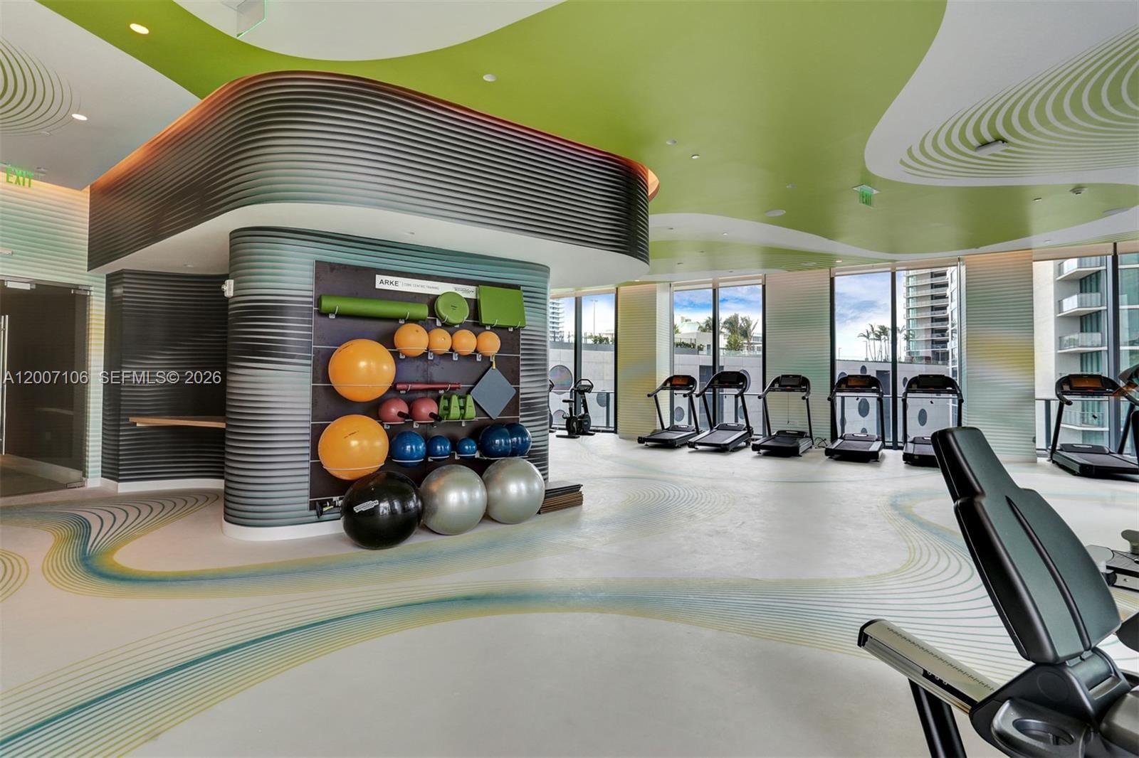 Real estate property located at 501 31st St #910, Miami-dade, Paraiso Bayviews Condo, Miami, FL