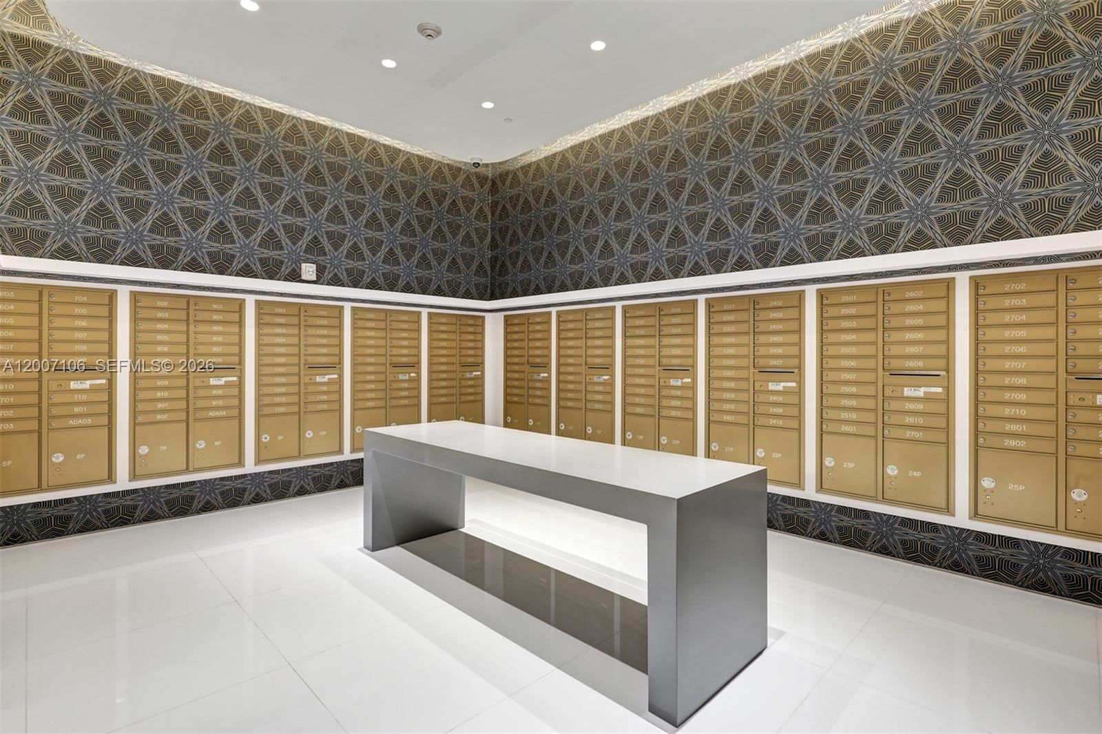 Real estate property located at 501 31st St #910, Miami-dade, Paraiso Bayviews Condo, Miami, FL