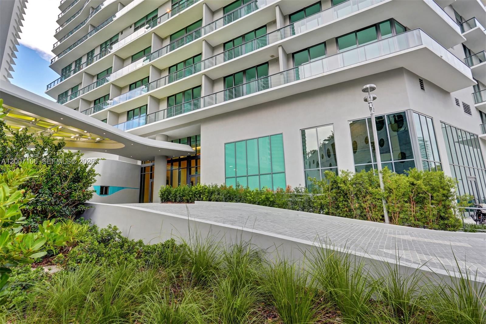 Real estate property located at 501 31st St #910, Miami-dade, Paraiso Bayviews Condo, Miami, FL