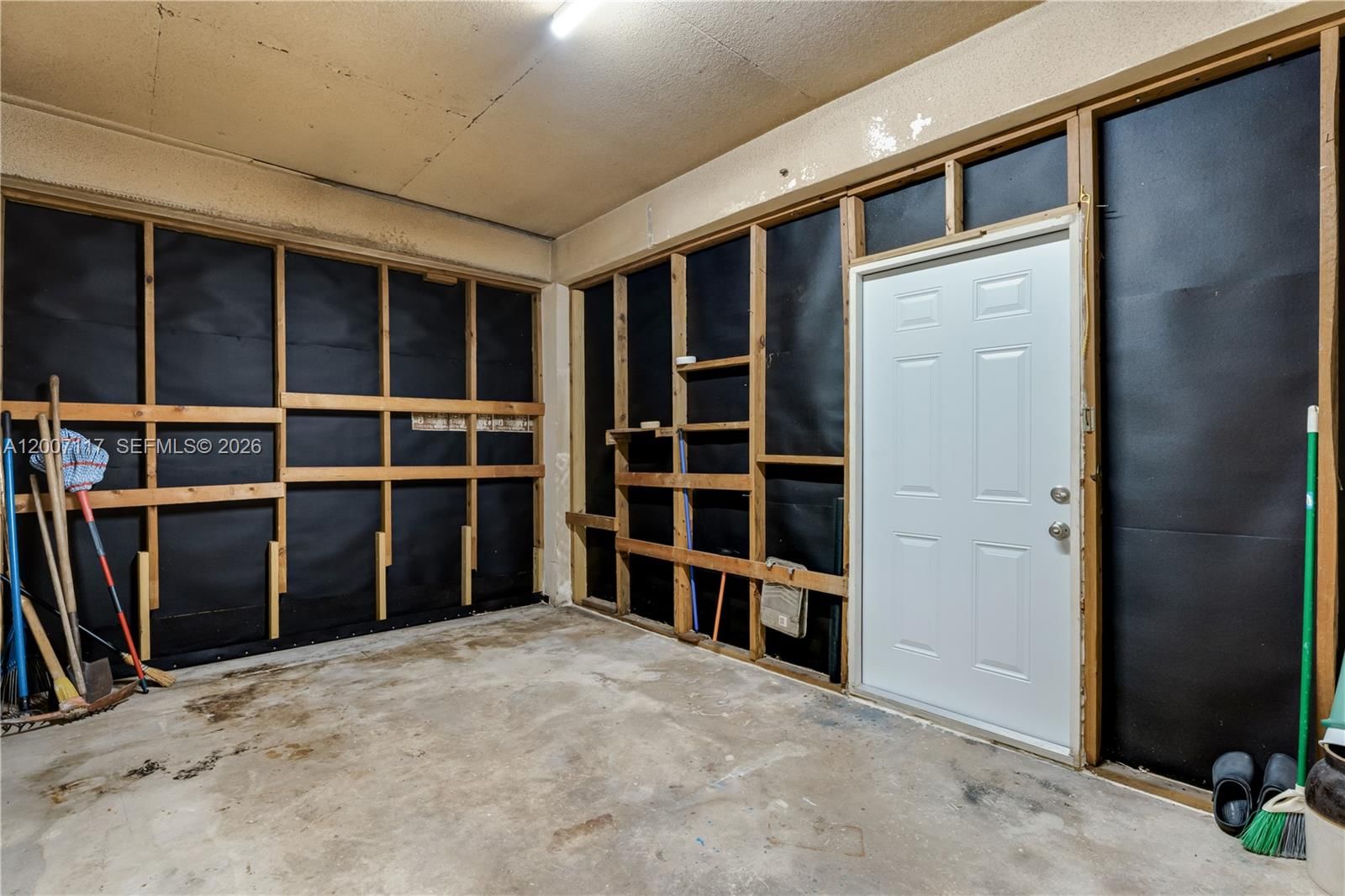 Real estate property located at 19930 Christmas Rd, Miami-dade, Pine Tree Manor Sec 3, Cutler Bay, FL