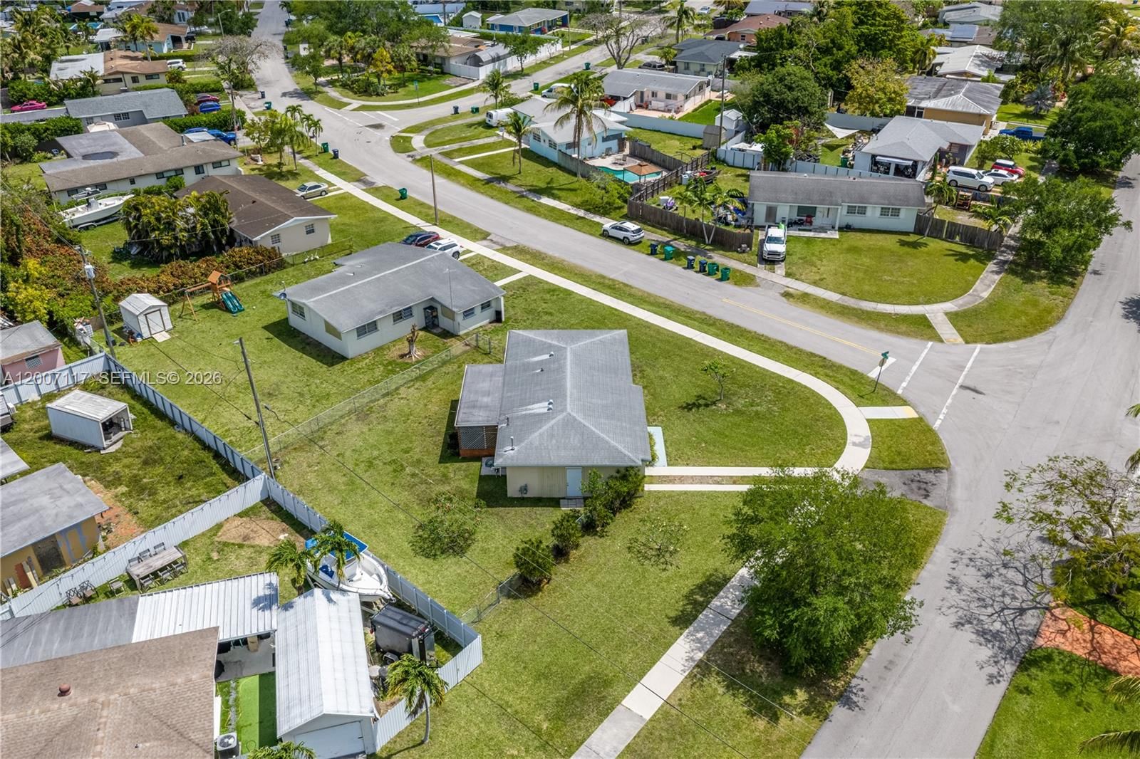 Real estate property located at 19930 Christmas Rd, Miami-dade, Pine Tree Manor Sec 3, Cutler Bay, FL