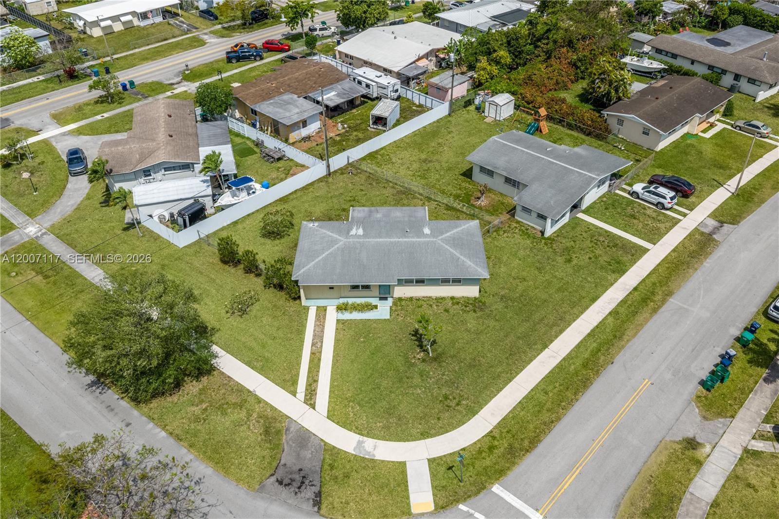 Real estate property located at 19930 Christmas Rd, Miami-dade, Pine Tree Manor Sec 3, Cutler Bay, FL