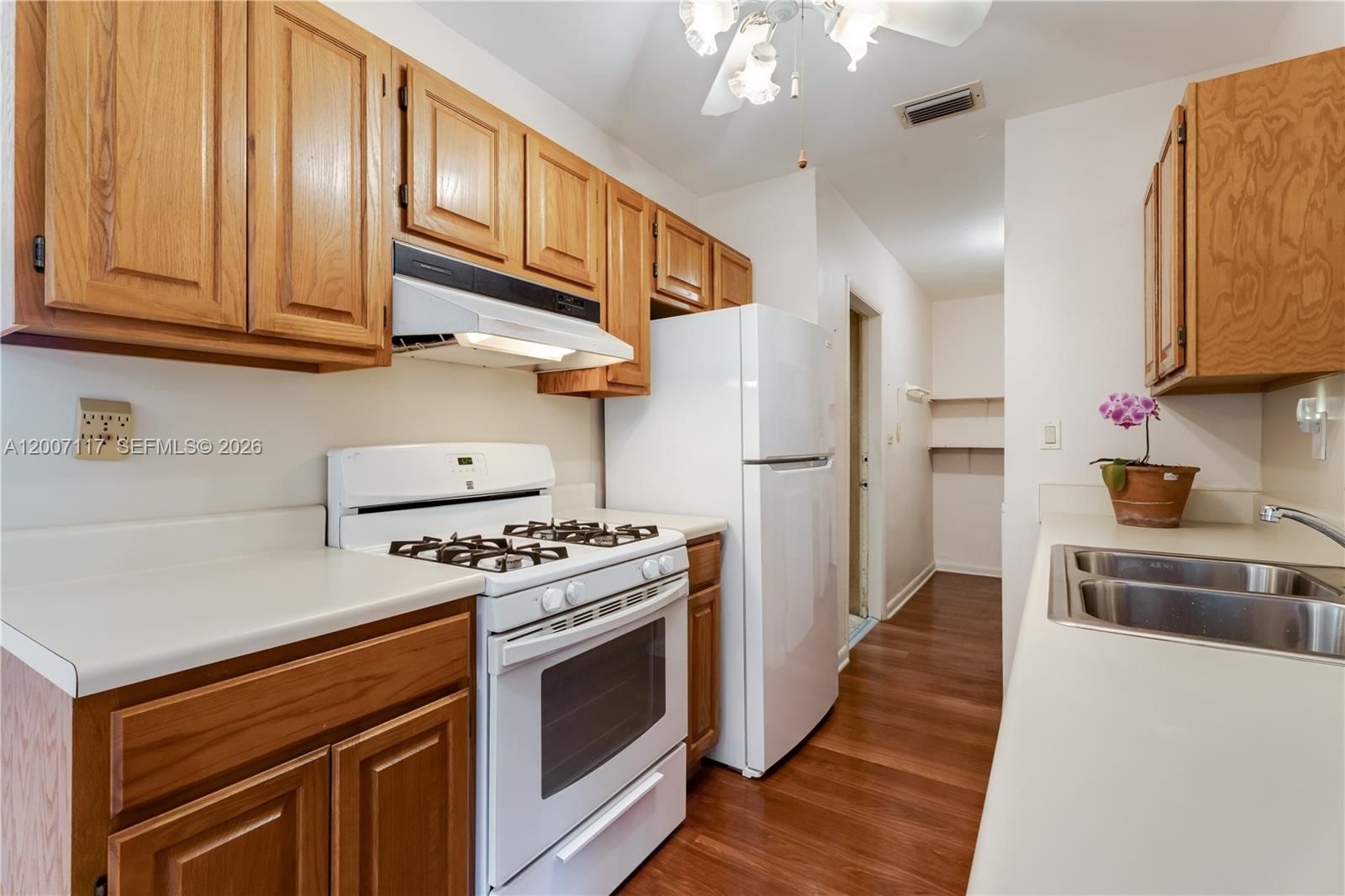 Real estate property located at 19930 Christmas Rd, Miami-dade, Pine Tree Manor Sec 3, Cutler Bay, FL