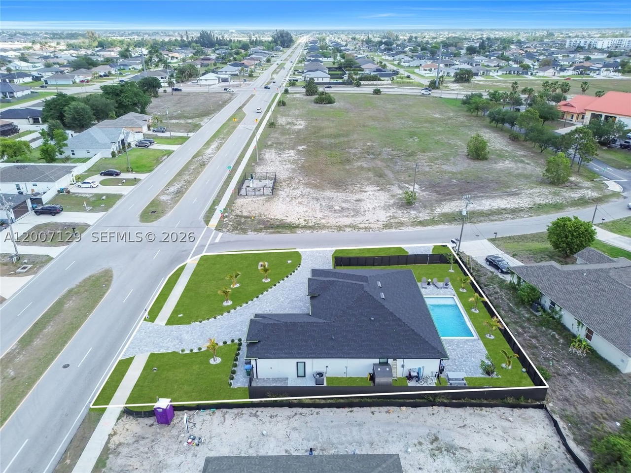 Real estate property located at 105 NELSON RD, Lee, Cape Coral, Cape Coral, FL