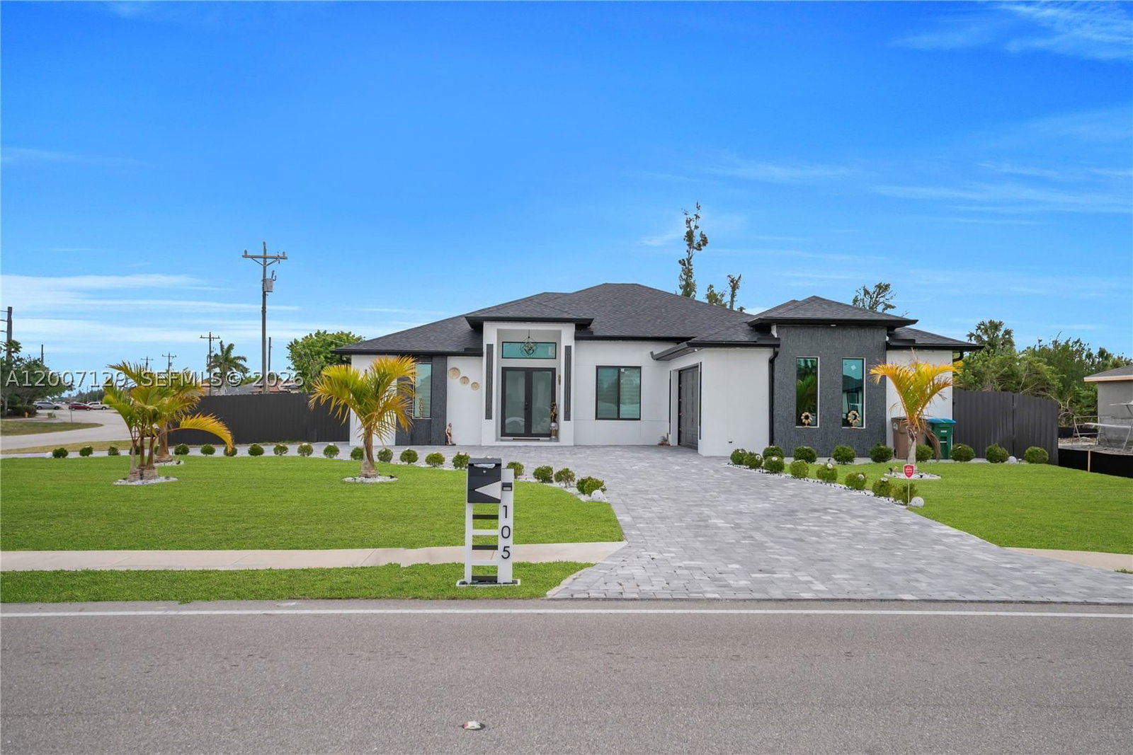 Real estate property located at 105 NELSON RD, Lee, Cape Coral, Cape Coral, FL
