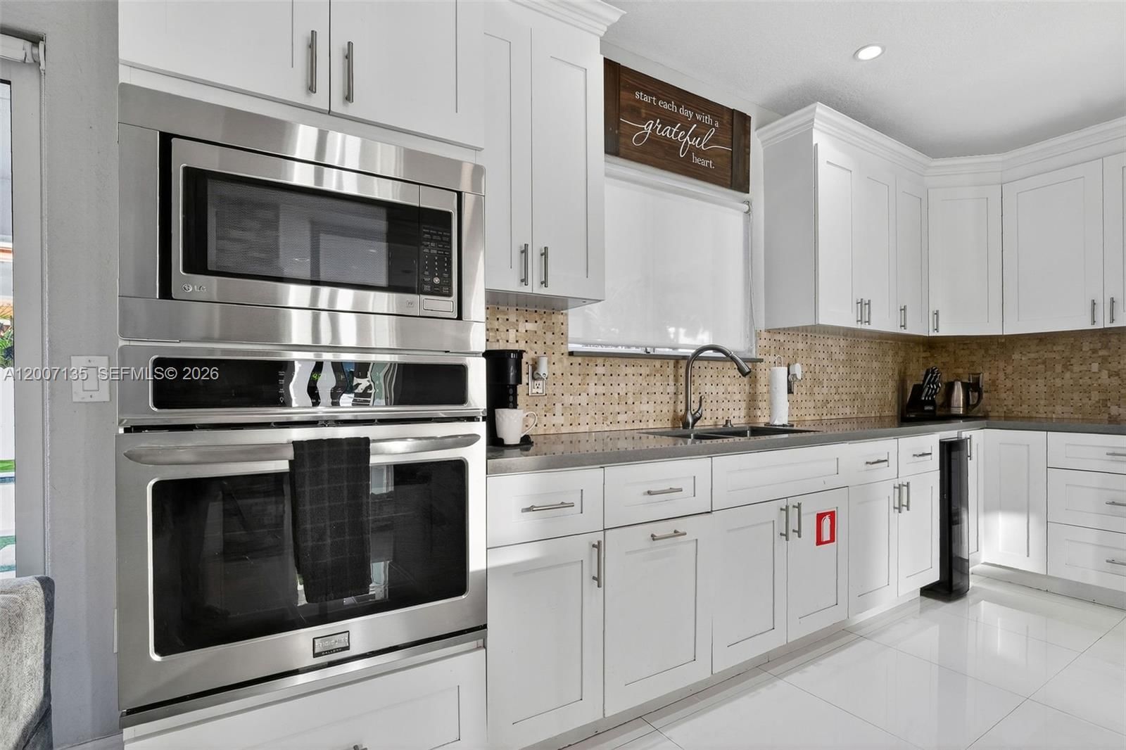 Real estate property located at 5161 159th Ct, Miami-dade, Wonderly Estates Sec 3, Miami, FL