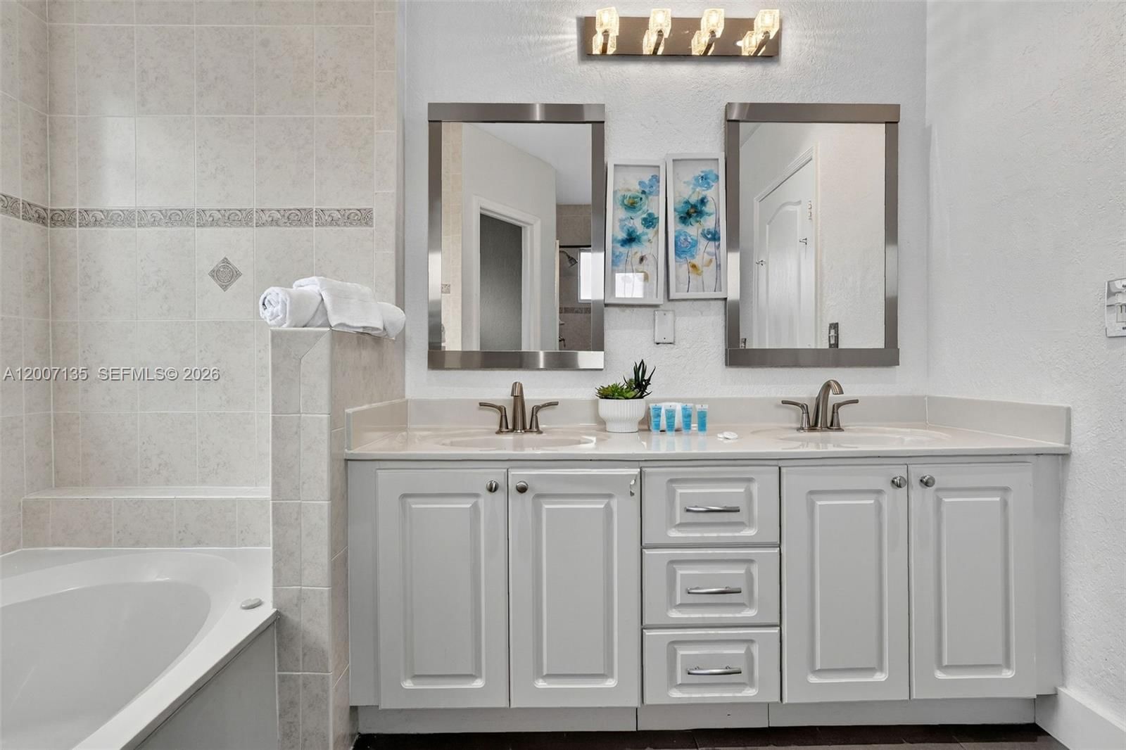 Real estate property located at 5161 159th Ct, Miami-dade, Wonderly Estates Sec 3, Miami, FL