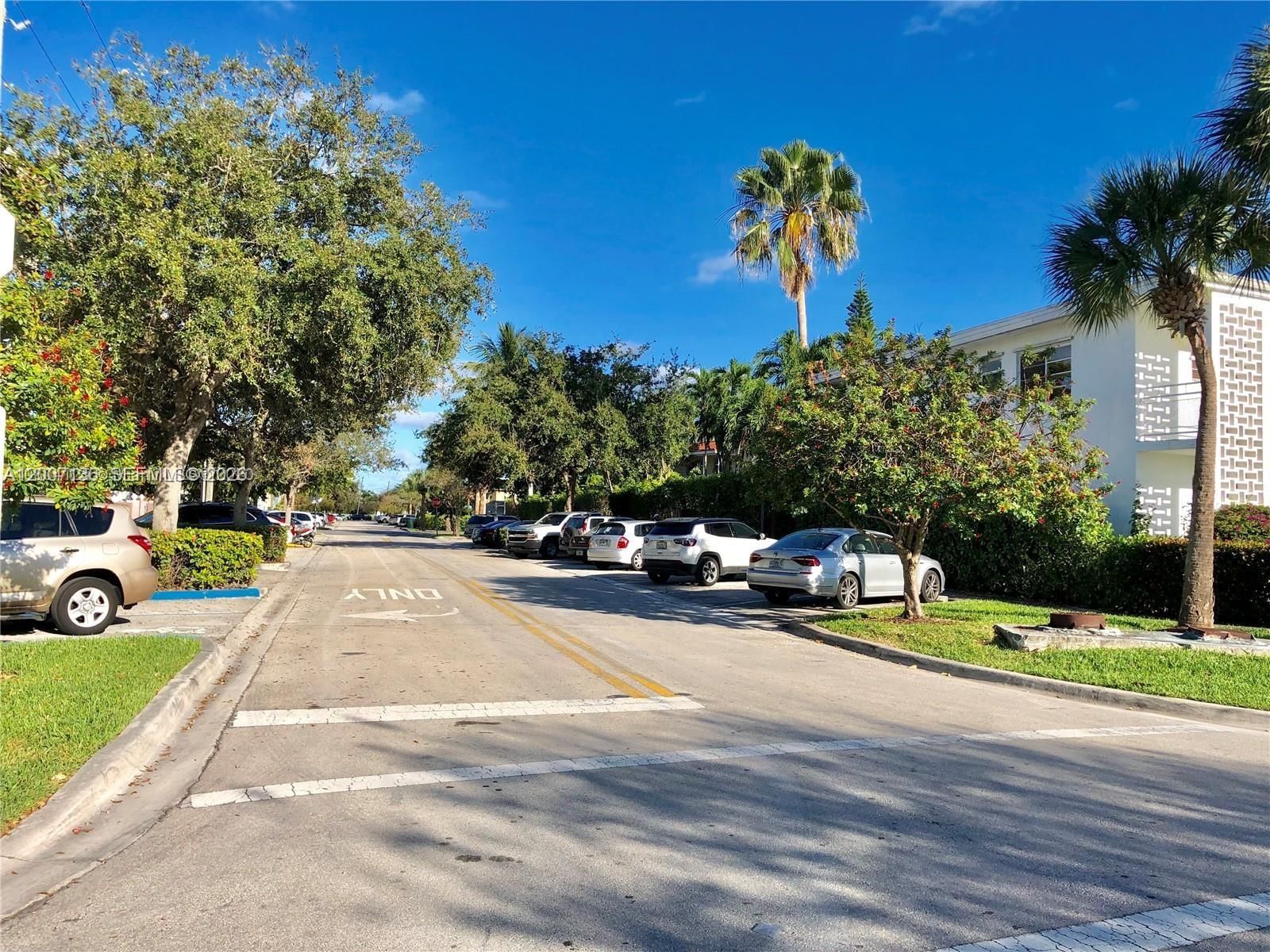 Real estate property located at 2250 Bay Dr #8, Miami-dade, Joycia Apartments Condo, Miami Beach, FL