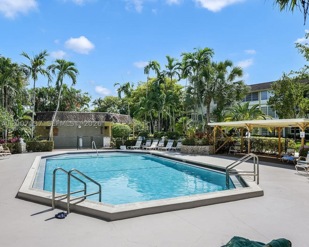 Real estate property located at 5171 Oakland Park Blvd #106, Broward, Petunia Gardens Condo, Lauderdale Lakes, FL