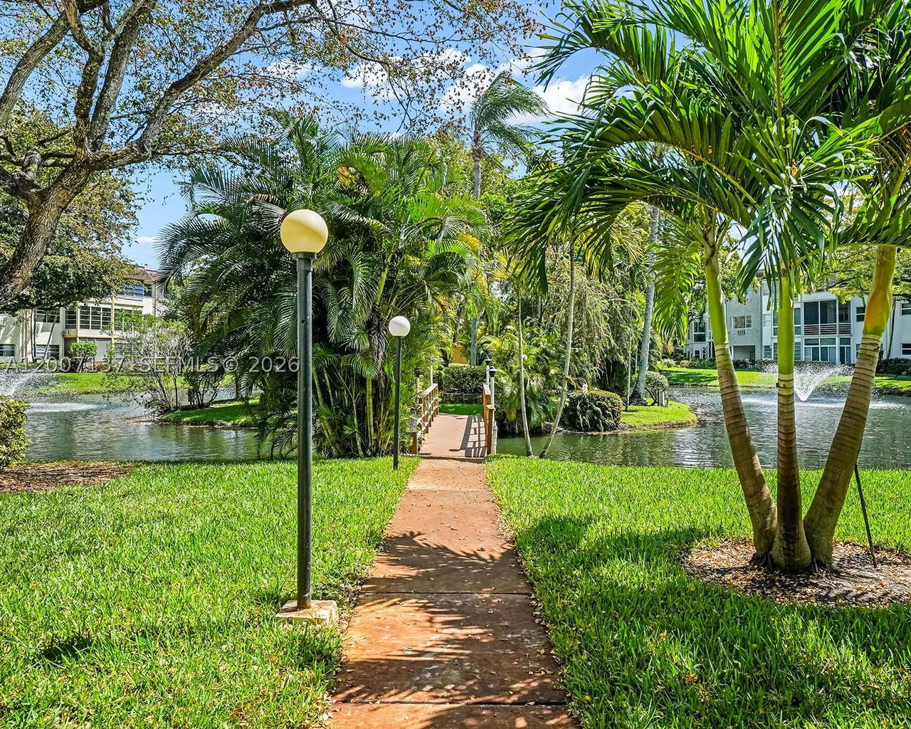 Real estate property located at 5171 Oakland Park Blvd #106, Broward, Petunia Gardens Condo, Lauderdale Lakes, FL