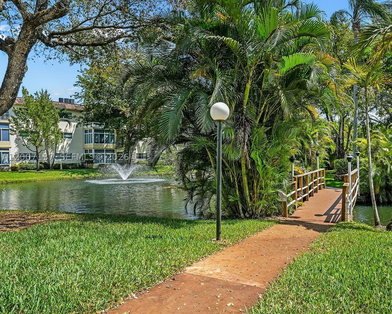 Real estate property located at 5171 Oakland Park Blvd #106, Broward, Petunia Gardens Condo, Lauderdale Lakes, FL