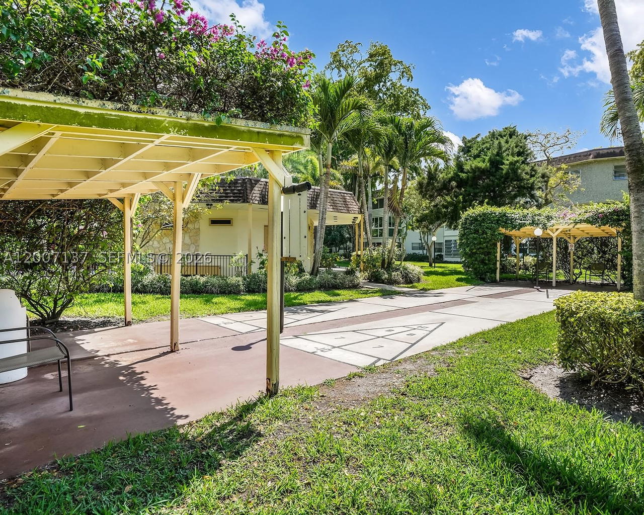 Real estate property located at 5171 Oakland Park Blvd #106, Broward, Petunia Gardens Condo, Lauderdale Lakes, FL