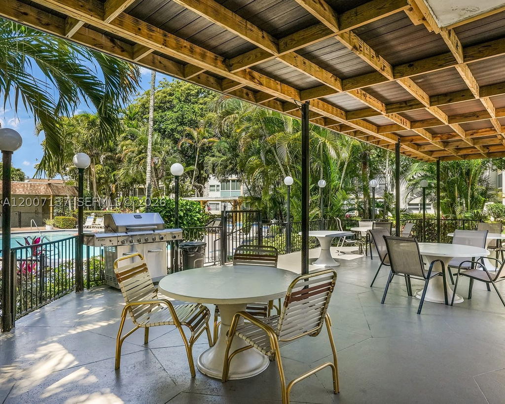 Real estate property located at 5171 Oakland Park Blvd #106, Broward, Petunia Gardens Condo, Lauderdale Lakes, FL