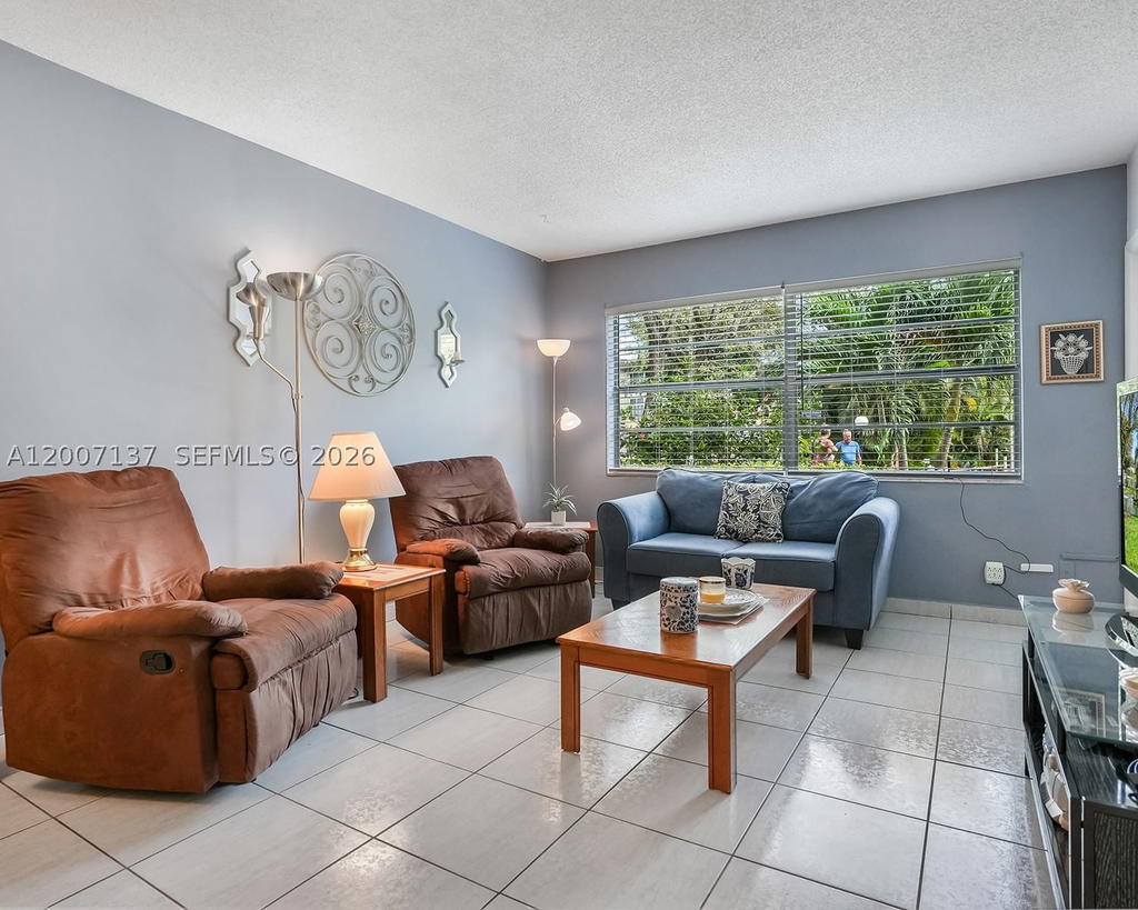 Real estate property located at 5171 Oakland Park Blvd #106, Broward, Petunia Gardens Condo, Lauderdale Lakes, FL