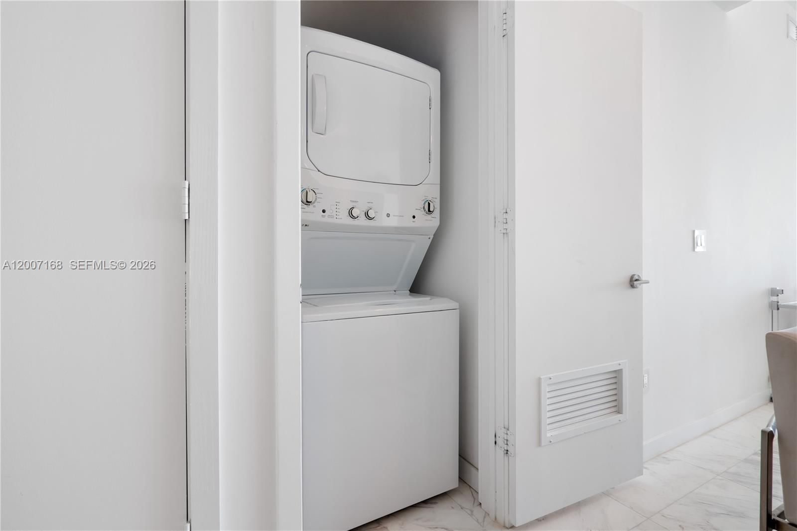 Real estate property located at 480 31st St #2405, Miami-dade, Gran Paraiso Condo, Miami, FL