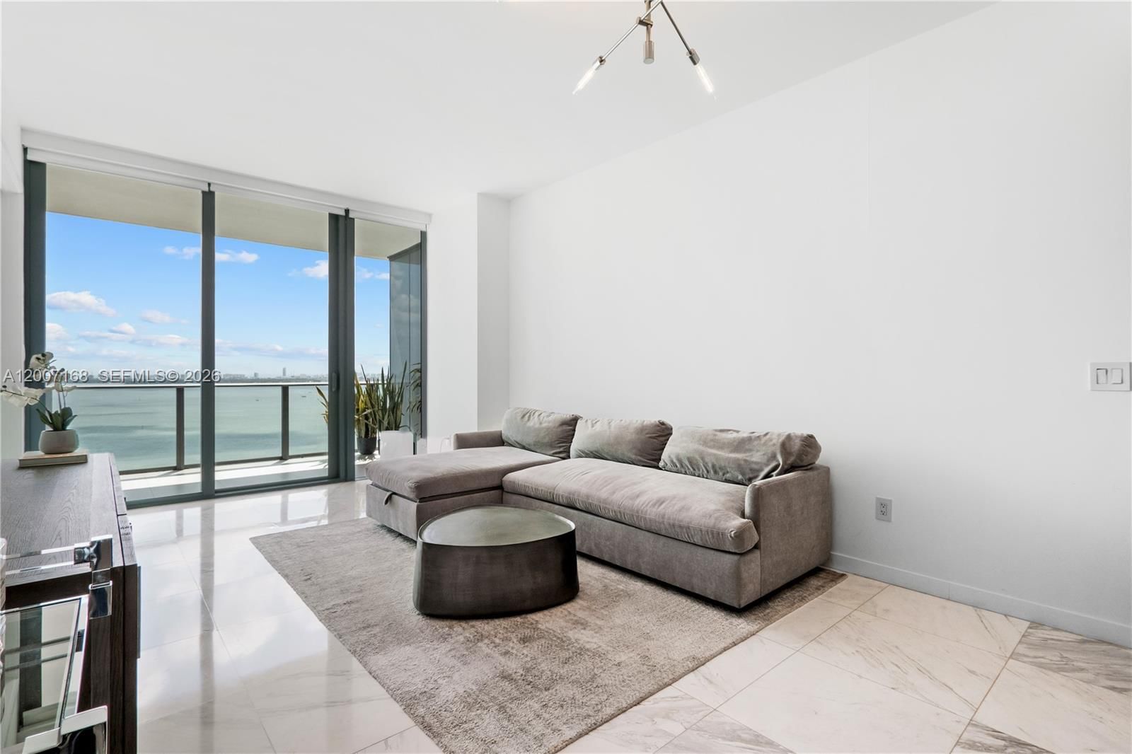 Real estate property located at 480 31st St #2405, Miami-dade, Gran Paraiso Condo, Miami, FL