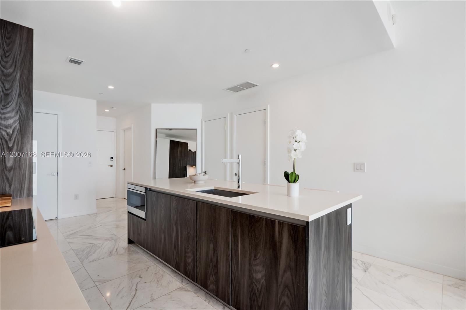 Real estate property located at 480 31st St #2405, Miami-dade, Gran Paraiso Condo, Miami, FL