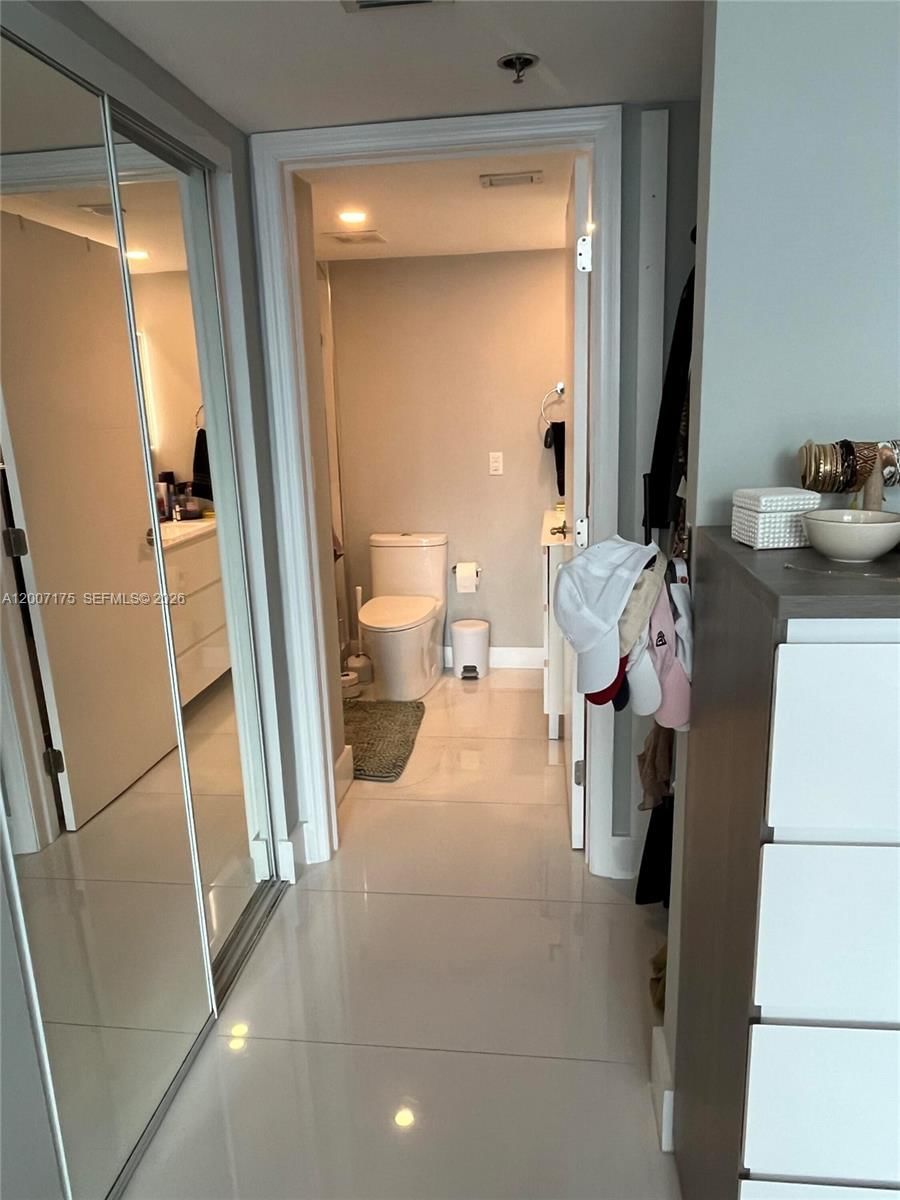 Real estate property located at 540 Brickell Key Dr #1809, Miami-dade, Brickell Key Ii Condo, Miami, FL