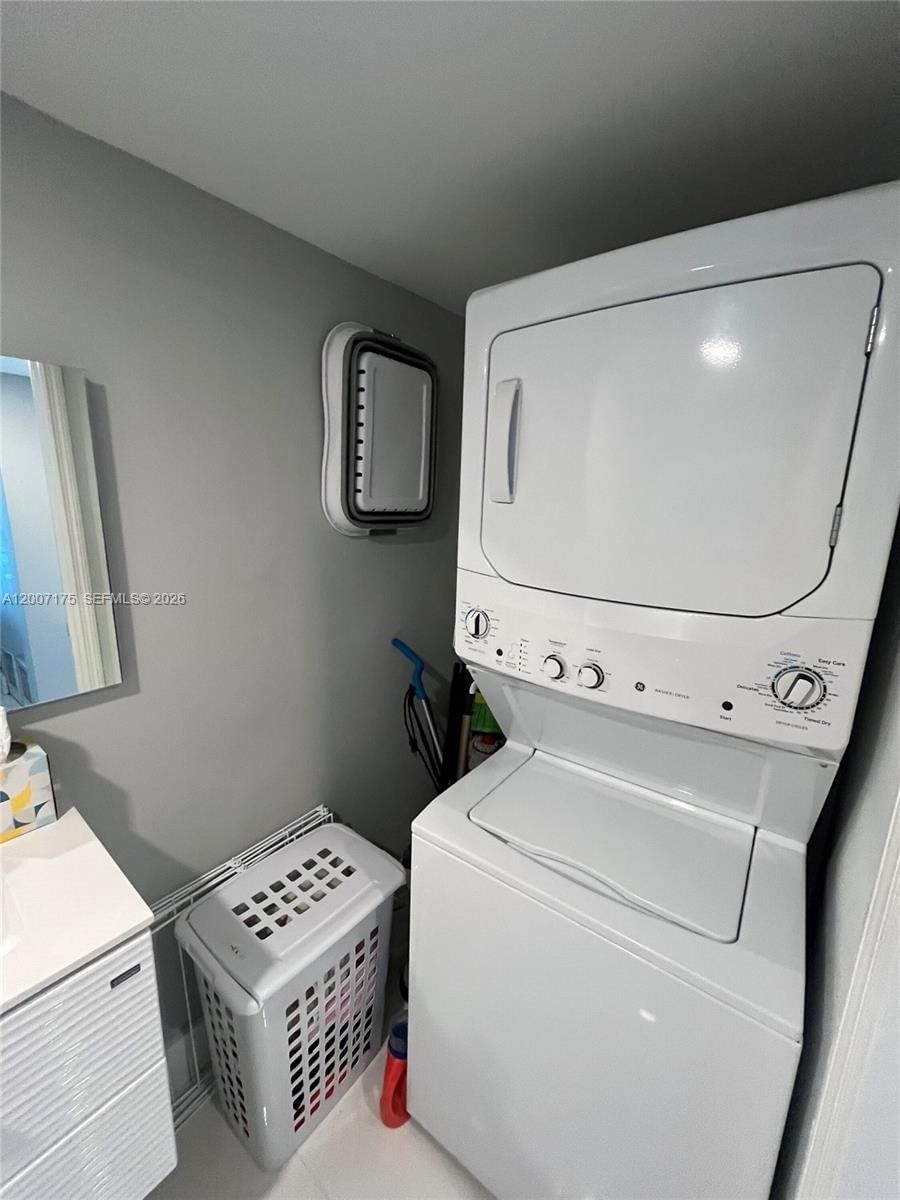 Real estate property located at 540 Brickell Key Dr #1809, Miami-dade, Brickell Key Ii Condo, Miami, FL