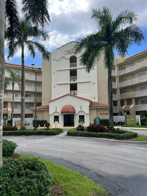 Real estate property located at 10720 66th St #206, Miami-dade, Captiva Condo D, Doral, FL