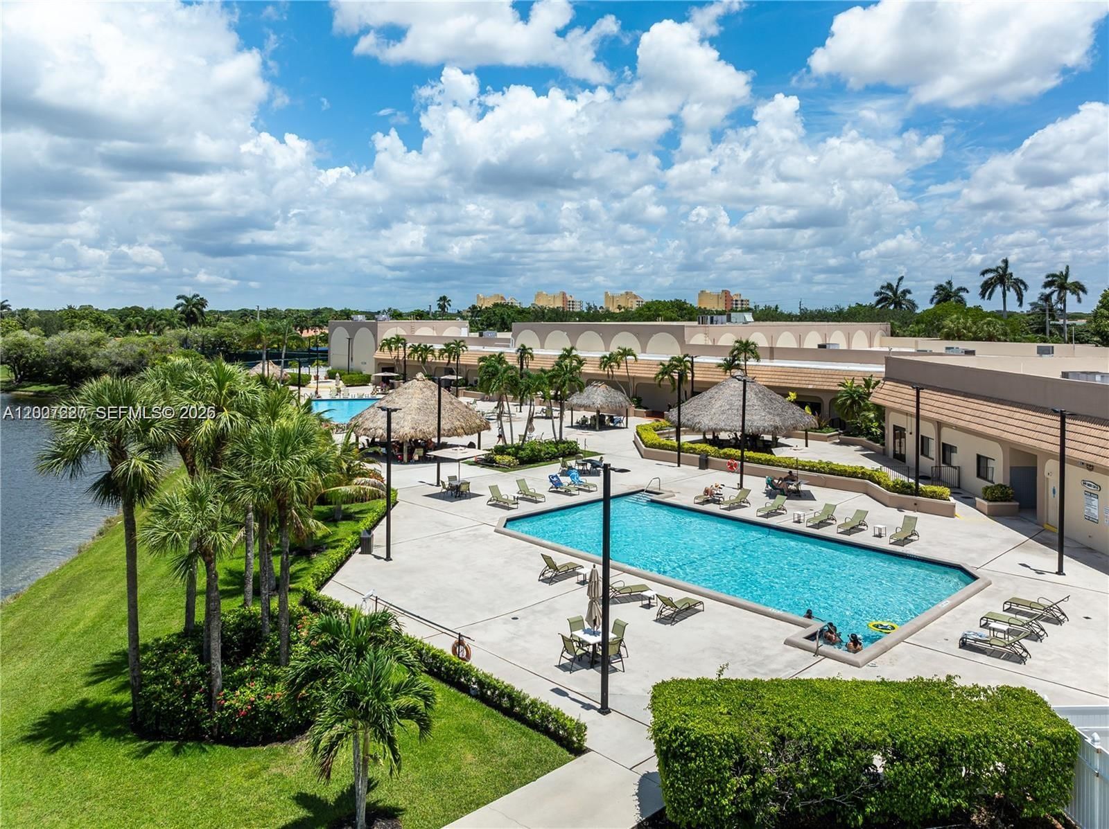 Real estate property located at 380 Fairway Cir #46, Broward, Villas At Bonaventure In, Weston, FL