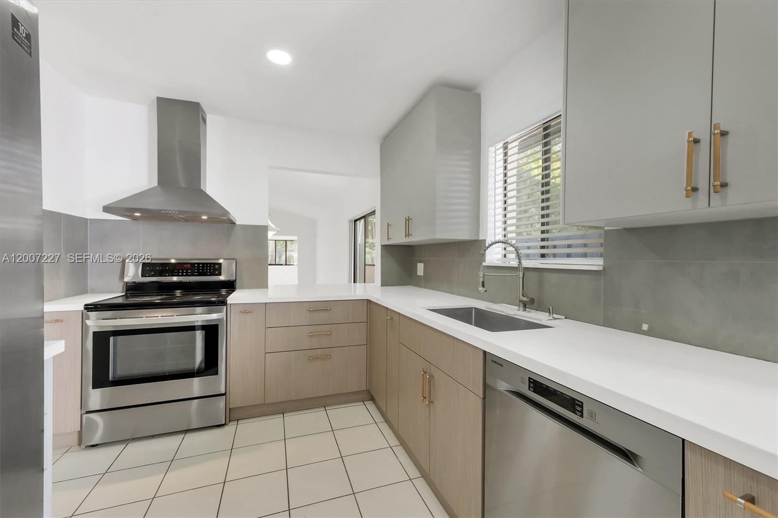 Real estate property located at 380 Fairway Cir #46, Broward, Villas At Bonaventure In, Weston, FL