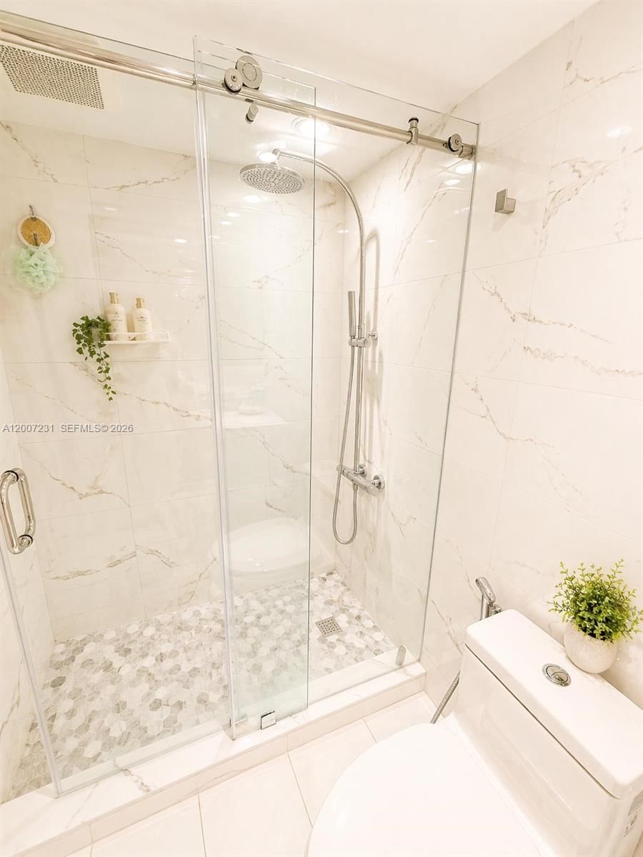 Real estate property located at 6770 Indian Creek Dr #12T, Miami-dade, Aquasol Condo, Miami Beach, FL