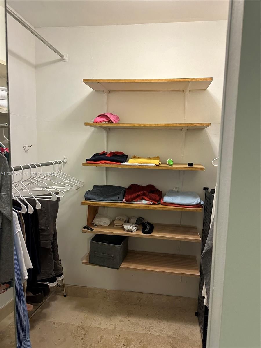 Real estate property located at 2100 Sans Souci Blvd B811, Miami-dade, Bayview Towers Condo Nort, North Miami, FL