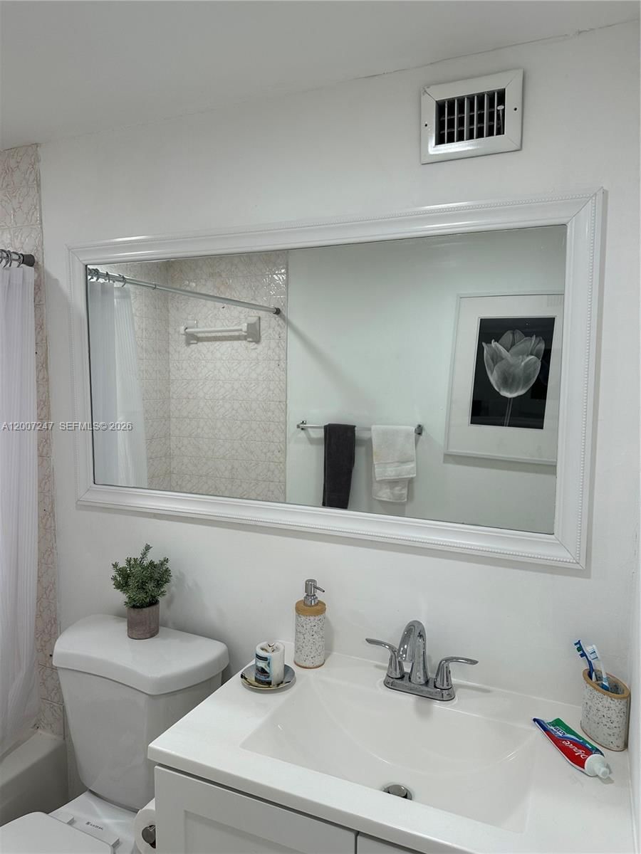 Real estate property located at 2100 Sans Souci Blvd B811, Miami-dade, Bayview Towers Condo Nort, North Miami, FL