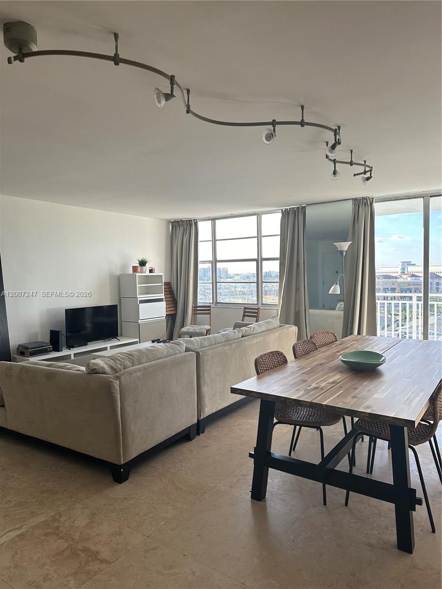 Real estate property located at 2100 Sans Souci Blvd B811, Miami-dade, Bayview Towers Condo Nort, North Miami, FL