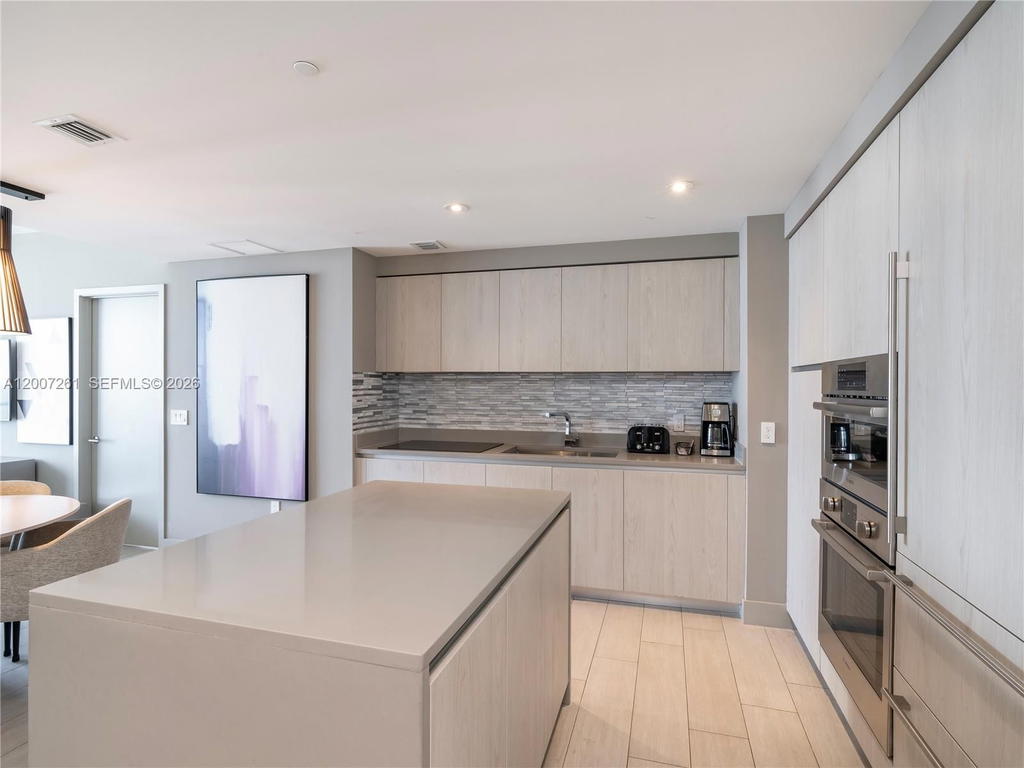 Real estate property located at 4010 Ocean Dr R2905, Broward, 4010 South Ocean Condo, Hollywood, FL