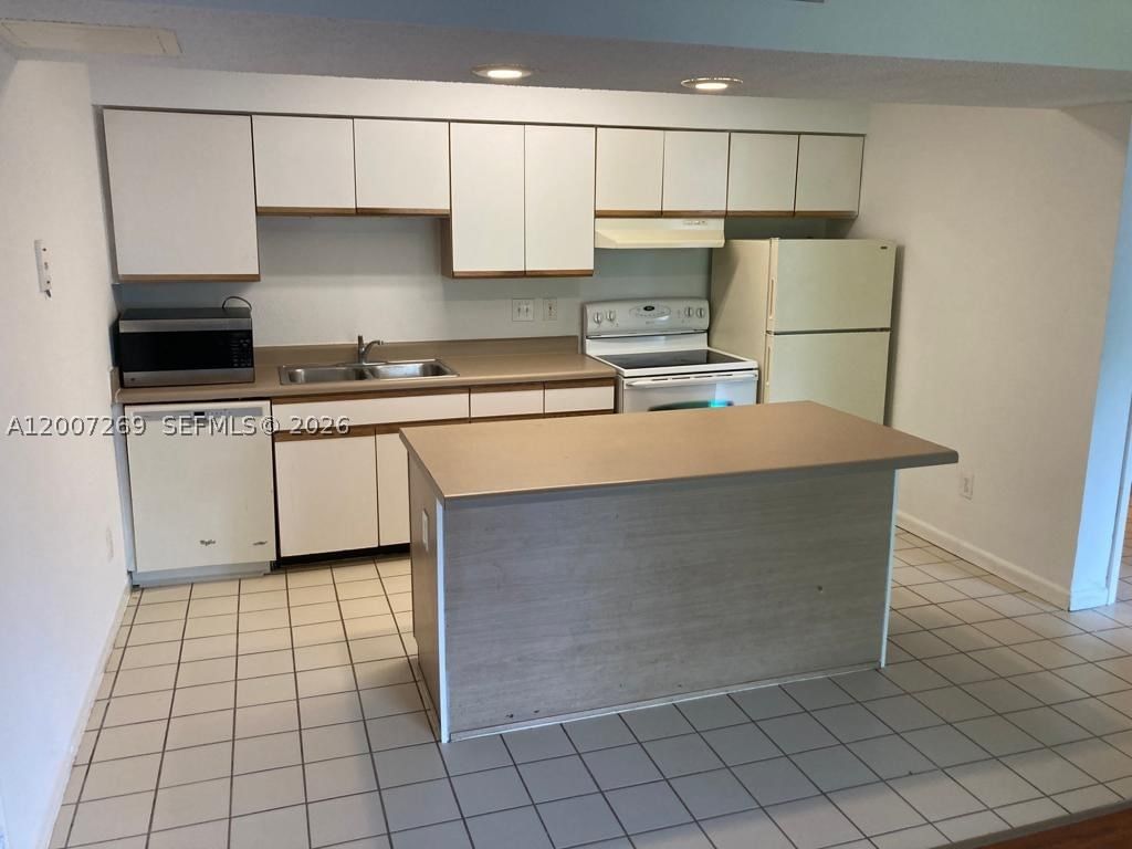 Real estate property located at 3985 Mcnab Rd A111, Broward, Windward Lakes Condo, Pompano Beach, FL