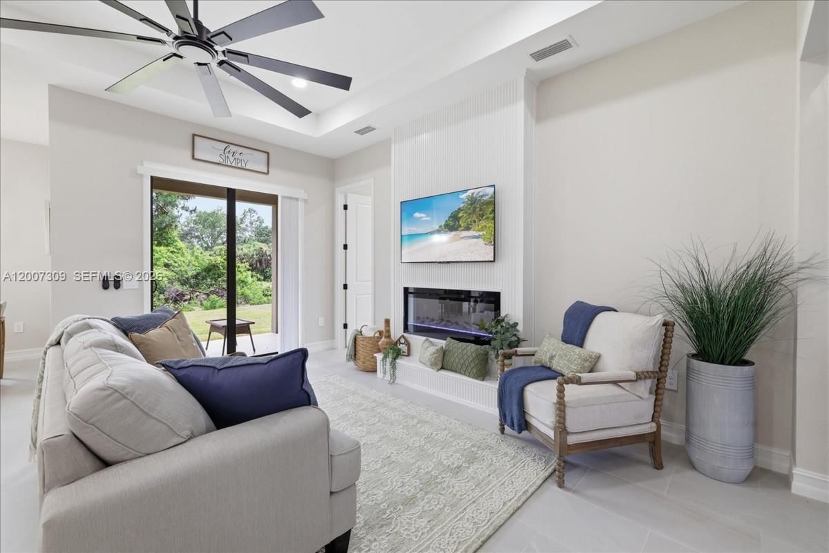 Real estate property located at 810 Sentinela Blvd, Lee, Lehigh Acres, Lehigh Acres, FL